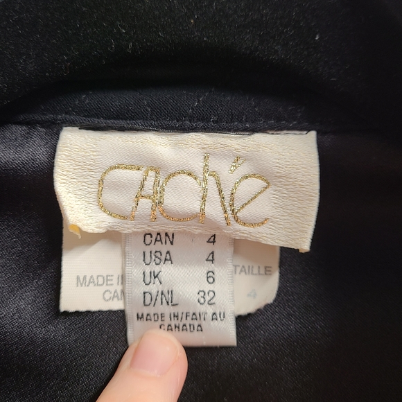 Vintage 90s Cache Cropped Jacket with Velvet Sleeves and Quilted Body - Picture 4 of 5